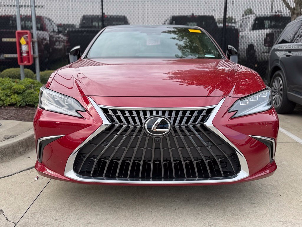Used 2025 Lexus ES 350 Ultra Luxury FWD image 2