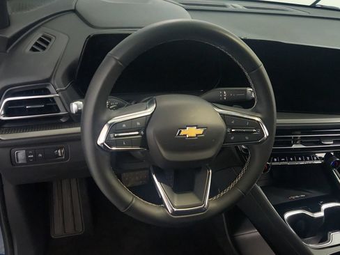 Used 2025 Chevrolet Traverse LT w/ Driver Confidence Package FWD image 18