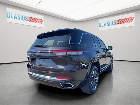 Used 2022 Jeep Grand Cherokee Overland AWD/4WD image 3