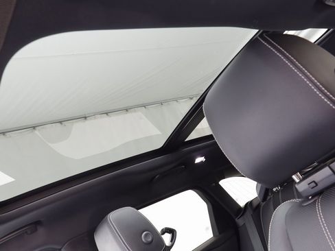 Used 2022 Land Rover Range Rover Velar R-Dynamic S image 15