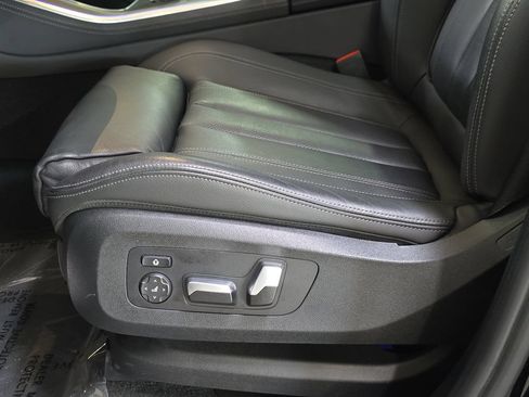 Used 2020 BMW X5 xDrive40i w/ M Sport Package AWD/4WD image 28