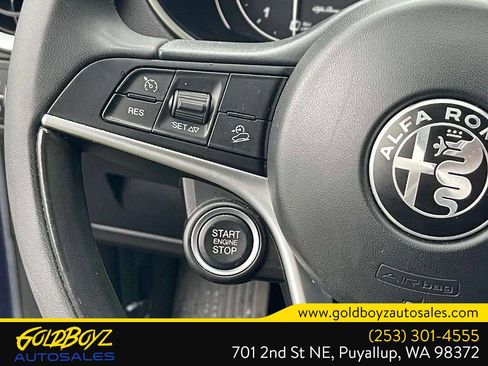 Used 2018 Alfa Romeo Stelvio AWD image 18