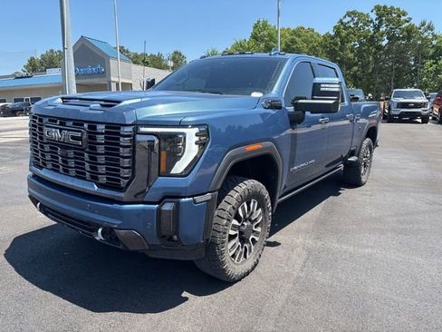 Used 2024 GMC Sierra 2500 Denali Ultimate AWD/4WD image 3