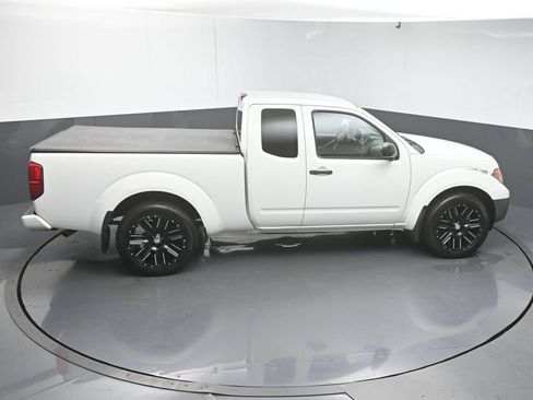 Used 2018 Nissan Frontier S RWD image 42