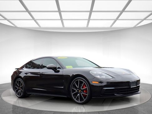 Used 2018 Porsche Panamera w/ Premium Package Plus image 3