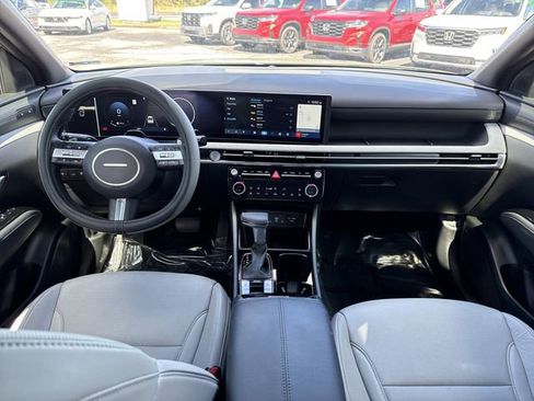 Used 2025 Hyundai Santa Cruz Limited image 18