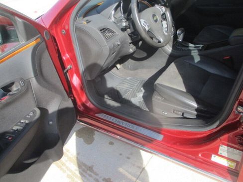 Used 2010 Chevrolet Malibu LT image 24