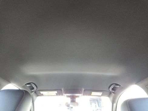 Used 2022 Chevrolet Equinox RS w/ LPO, Floor Liner Package image 35