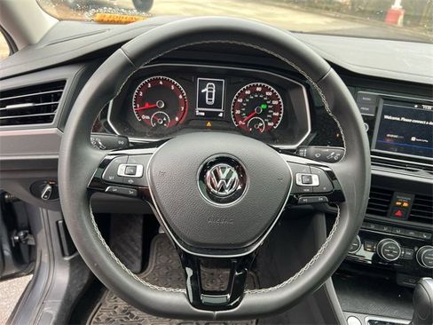 Used 2021 Volkswagen Jetta R-Line image 14