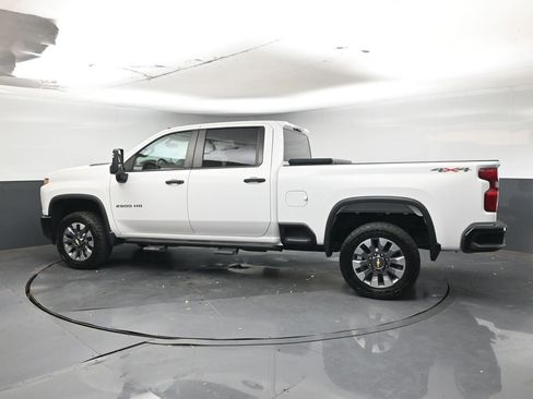Used 2022 Chevrolet Silverado 2500 Custom w/ Custom Convenience Package image 2