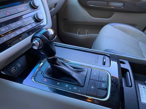 Used 2016 Kia Sedona SX image 61