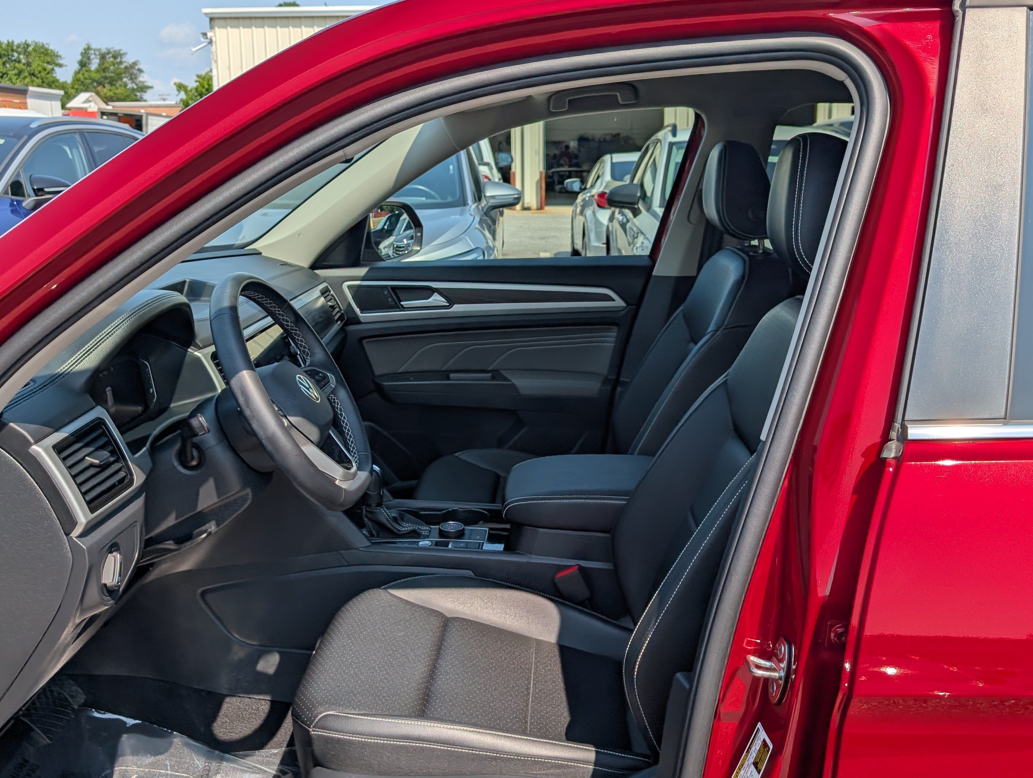 Used 2023 Volkswagen Atlas SE AWD/4WD image 18