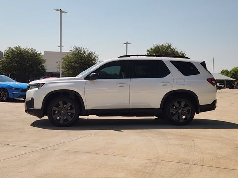 Used 2026 Honda Pilot Sport image 4
