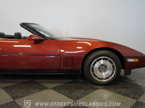 Used 1987 Chevrolet Corvette Convertible RWD image 40