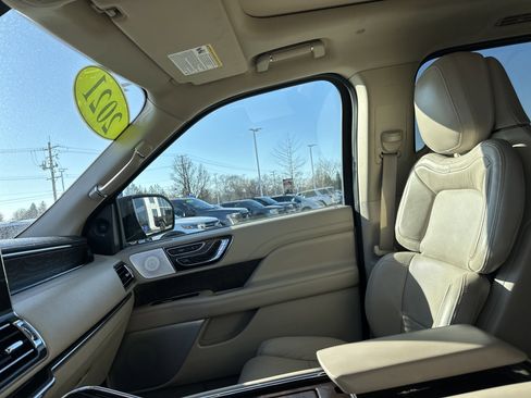 Used 2021 Lincoln Navigator L Reserve w/ Luxury Package image 24