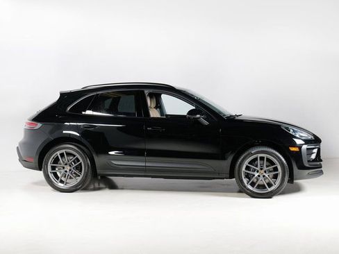 Certified 2026 Porsche Macan AWD/4WD image 8