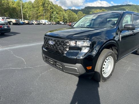 New 2025 Ford Maverick XL image 10