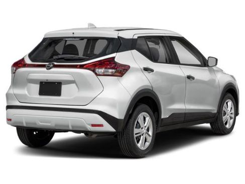 Used 2023 Nissan Kicks S FWD image 5