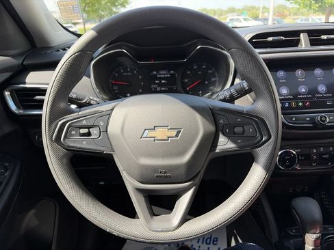 Used 2023 Chevrolet TrailBlazer LT w/ Convenience Package AWD/4WD image 7