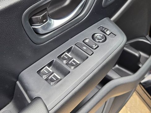 Used 2023 Honda Pilot Touring image 12