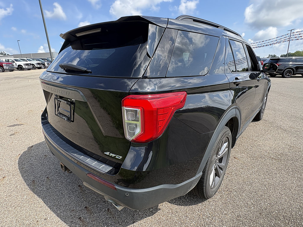 Used 2022 Ford Explorer XLT w/ Equipment Group 202A AWD/4WD image 5