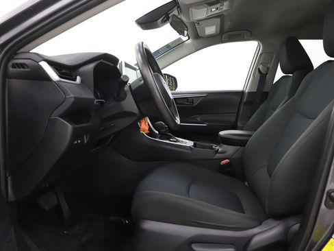 Used 2024 Toyota RAV4 LE image 20