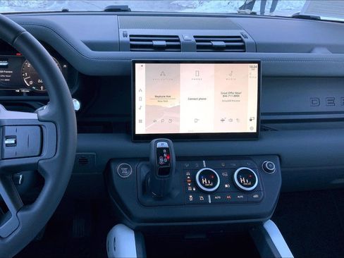 Used 2025 Land Rover Defender 110 X-Dynamic SE image 6