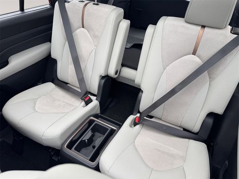 Used 2026 Toyota Grand Highlander AWD Hybrid image 13