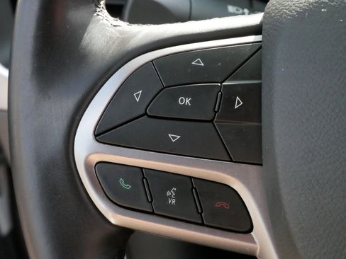 Used 2020 Jeep Cherokee Latitude Plus w/ Cold Weather Group image 25