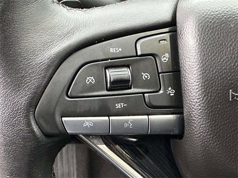 Used 2025 Cadillac XT6 Premium Luxury image 24