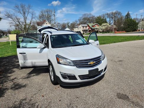 Used 2016 Chevrolet Traverse LT w/ Style and Technology Package FWD image 21