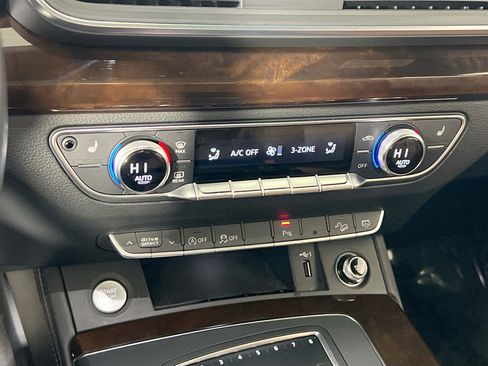 Used 2019 Audi Q5 Premium Plus w/ Premium Plus Package image 16