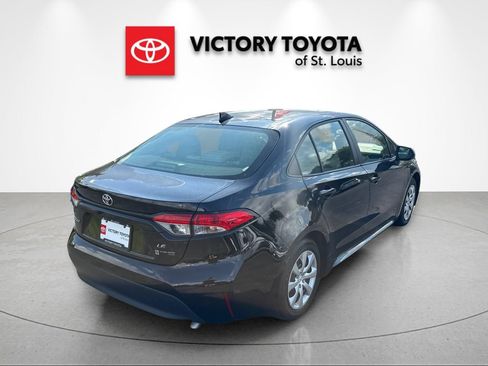 Used 2025 Toyota Corolla LE FWD image 3