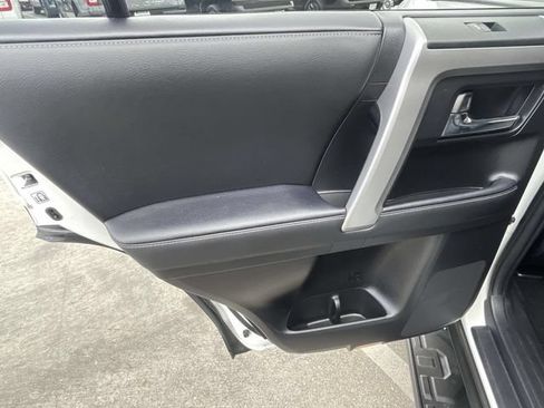 Used 2022 Toyota 4Runner SR5 Premium w/ Moonroof Package RWD image 23