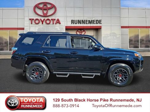 Used 2024 Toyota 4Runner TRD Off-Road Premium w/ TRD Black Wheel Package (TMS) AWD/4WD image 7