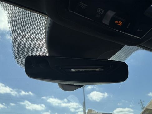 New 2025 Volkswagen ID.4 Pro image 22