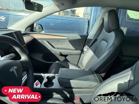 Used 2025 Tesla Model Y Long Range RWD image 5