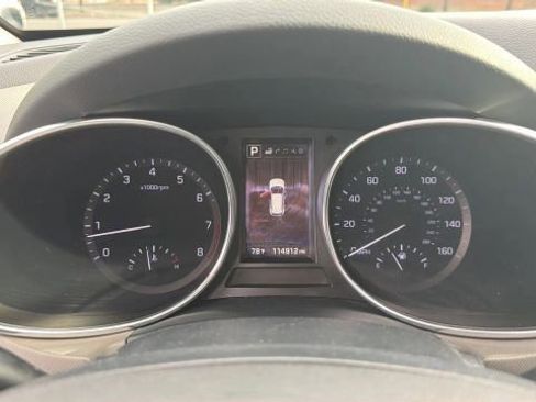 Used 2017 Hyundai Santa Fe AWD image 17