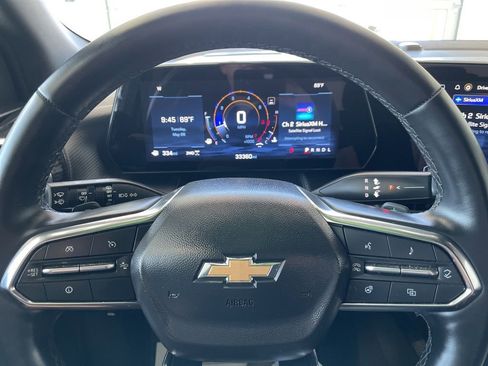 Used 2025 Chevrolet Equinox LT AWD/4WD image 11