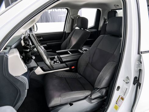 Used 2022 Toyota Tundra SR5 w/ SR5 Convenience Package image 25