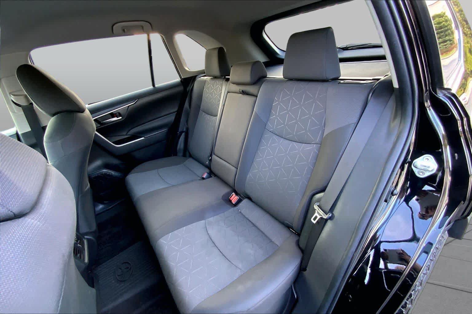 Used 2023 Toyota RAV4 AWD Hybrid image 18