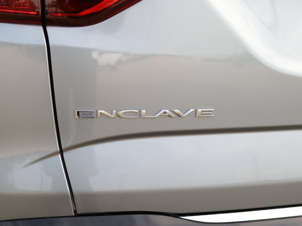 Used 2024 Buick Enclave Essence w/ Sport Touring Edition FWD image 35