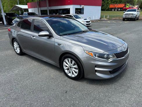 Used 2016 Kia Optima EX w/ Premium Package FWD image 2