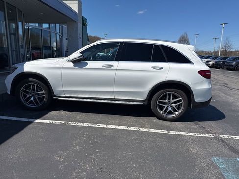 Used 2019 Mercedes-Benz GLC 300 4MATIC image 3