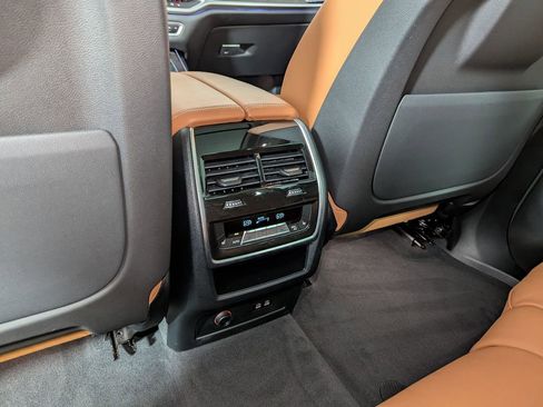 Certified 2022 BMW X7 xDrive40i w/ Premium Package image 42