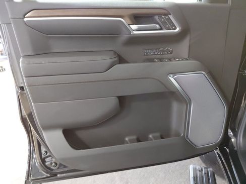 New 2026 Chevrolet Silverado 1500 High Country w/ Midnight Edition image 4