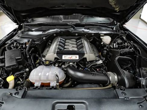 Used 2017 Ford Mustang GT Premium image 38