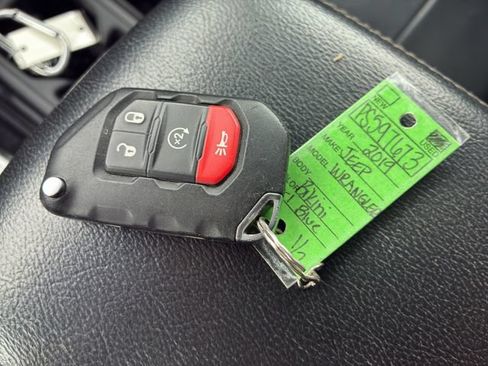 Used 2019 Jeep Wrangler Unlimited Sahara AWD/4WD image 19