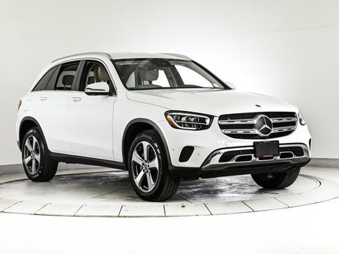 Used 2022 Mercedes-Benz GLC 300 4MATIC image 3