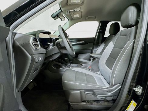 Used 2025 Chevrolet TrailBlazer LT image 17